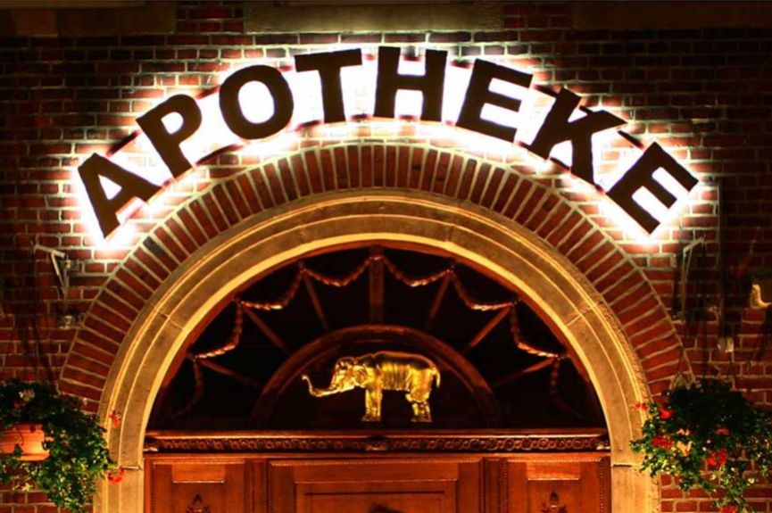 Elefanten-Apotheke seit 1575