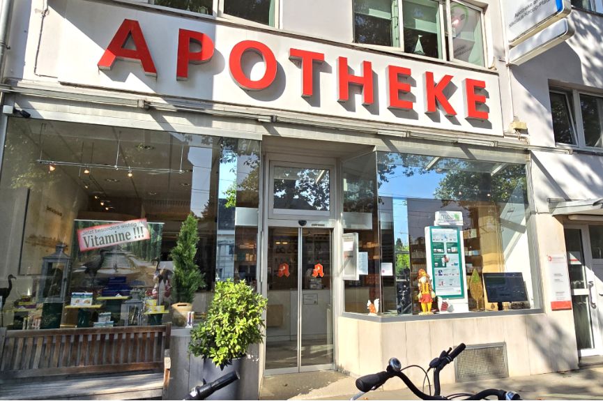 Apotheke am Nikolaus-Knopp-Platz