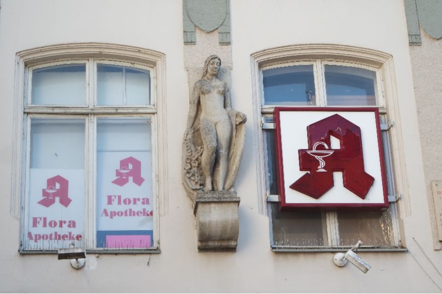 Flora-Apotheke