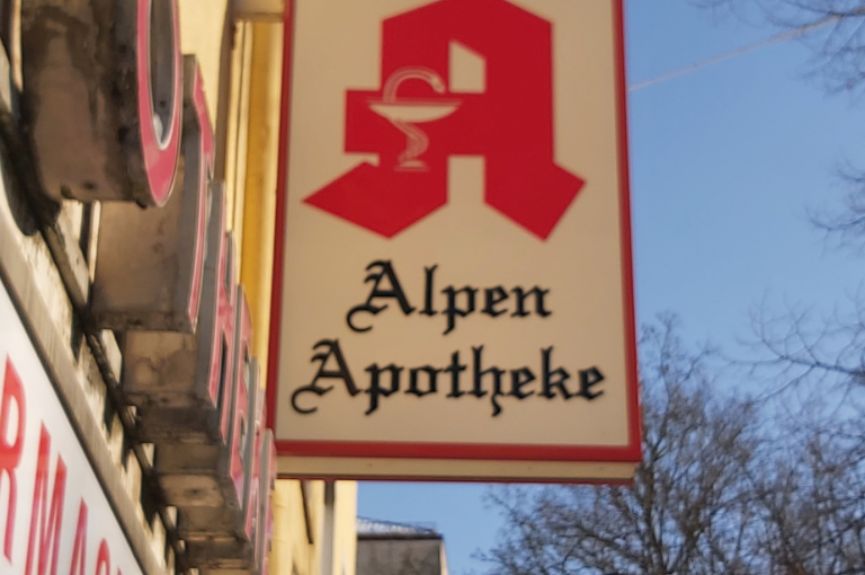 Alpen-Apotheke
